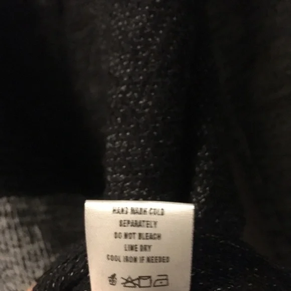 Everleigh Charcoal/ Grey Stripe Sweatshirt NWT Size Medium - Picture 7 of 7